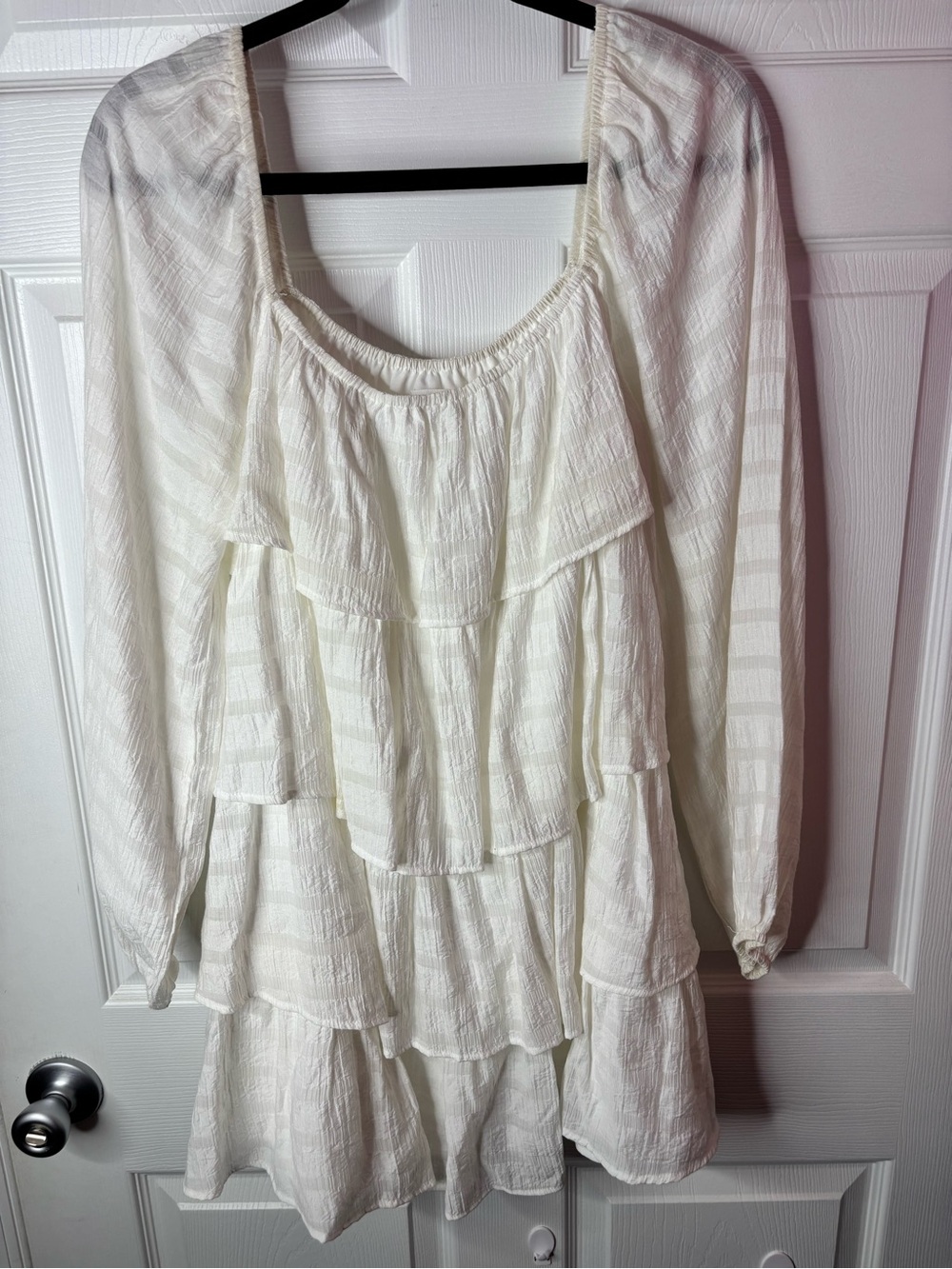 Le Lis Ivory Textured Gauze Tiered Ruffle Blouse Size M Boho